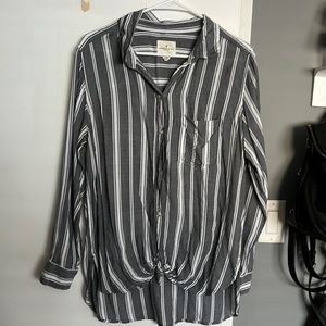 American Eagle Outfitters- Oversized button up